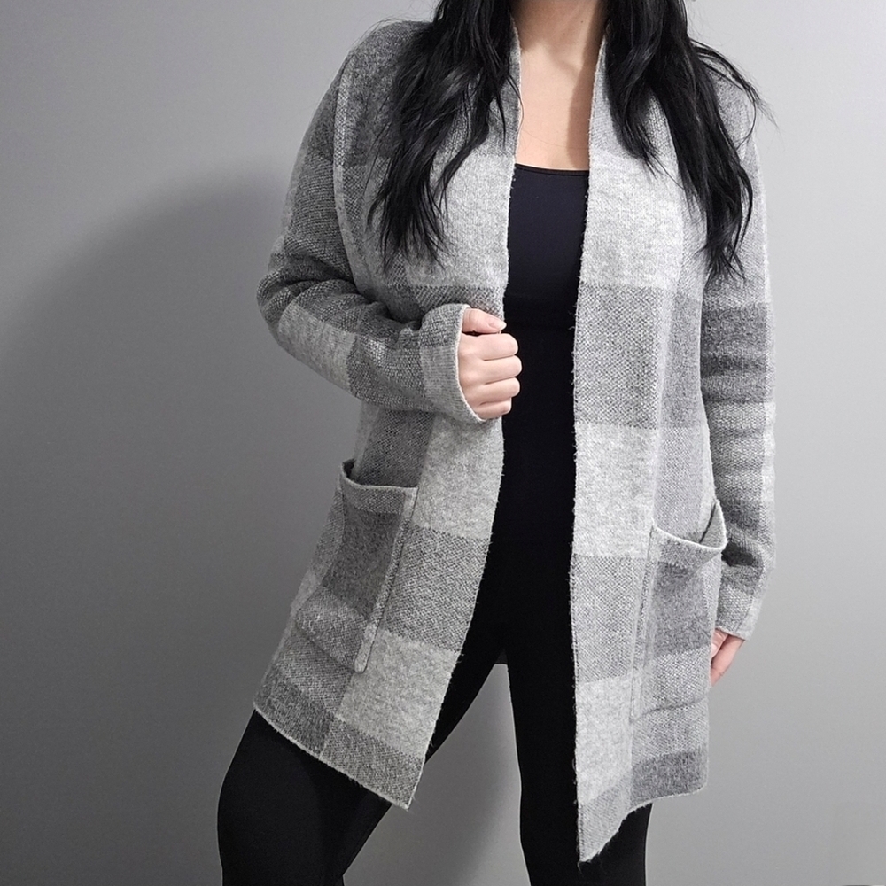 ALFRED SUNG Gray Checkered Open-Front Cardigan